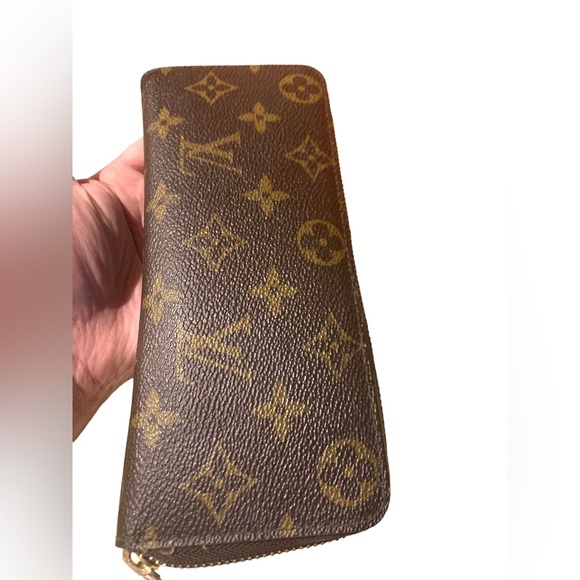 Louise Vuitton Clemence Wallet - Picture 6 of 12